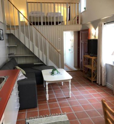 Soderkoping House | Gårdshuset