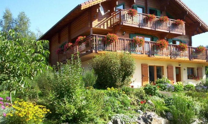 Basse-sur-le-Rupt House | Gîte à Basse-sur-le-Rupt avec Terrasse et Vue Montagne - FR-1-589-62