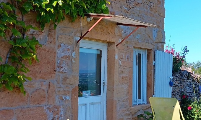 Morance House | Gîte à la Campagne, à Seulement 20 km de Lyon. Calme Absolu et vue Panoramique