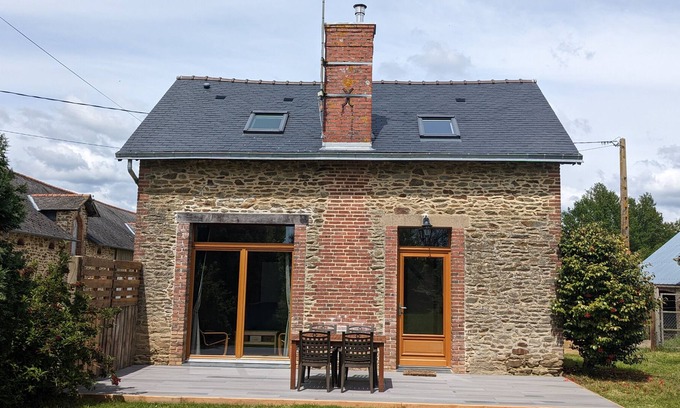 Gennes-sur-Seiche House | Gîte Écologique en Pleine Nature et au Milieu de Ferme Pédagogique et Écologique