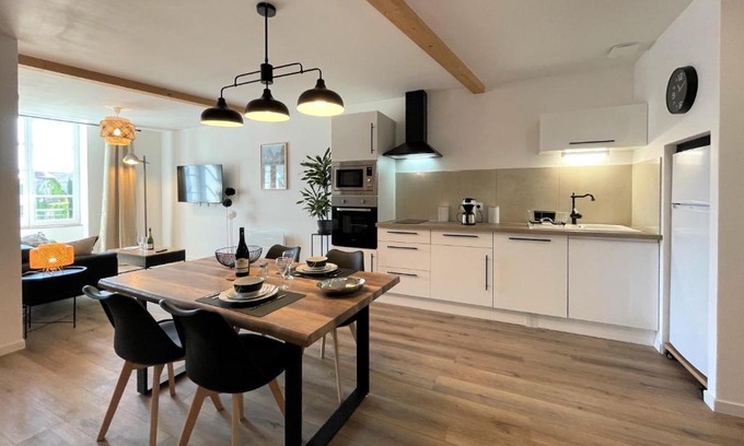 Oloron-Sainte-Marie Apartment | Gîte Ô PYRÉNÉES quartier historique