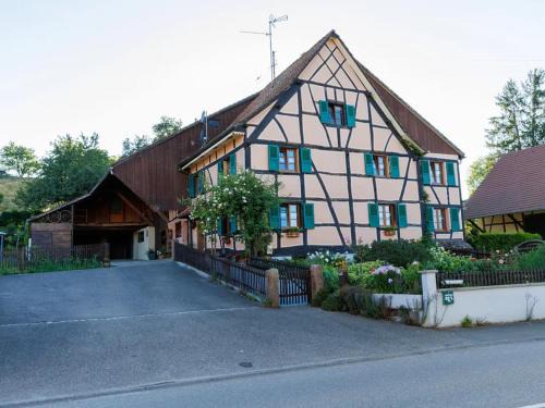 Ueberstrass House | Gîte alsacien rénové avec jardin près de la Suisse et de l'Allemagne, idéal pour familles et amis - FR-1-744-29