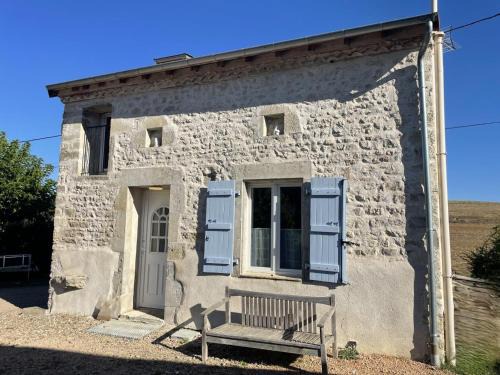 Bellenaves House | Gîte de charme au vert avec animaux admis - FR-1-489-595