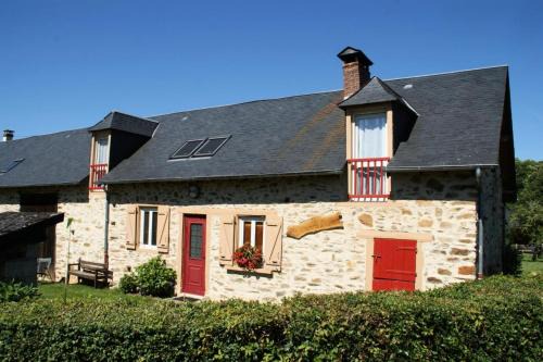 Espartignac Apartment | Gîte de France Pierrelise 3 épis - Gîte de France 8 personnes MAE-9194