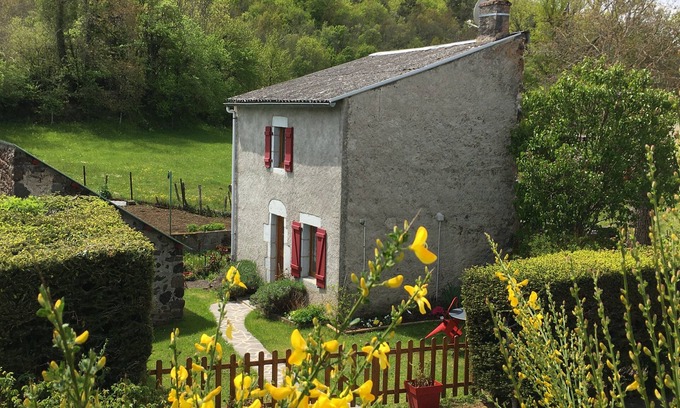 Jassat House | Gîte de la rivière detached house 2 persons in Groire 63790 MUROL