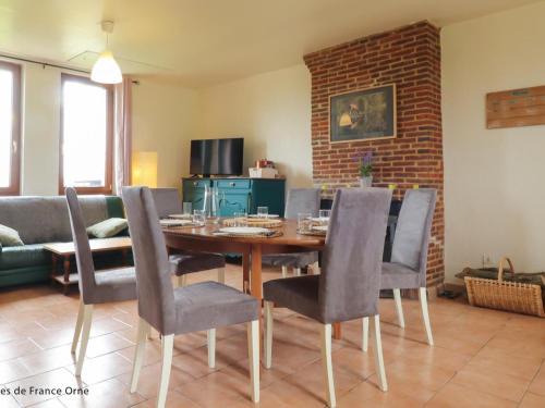 La Trinite-des-Laitiers House | Gîte en Normandie avec Animaux Admis et WIFI, Près de la Forêt - FR-1-497-227