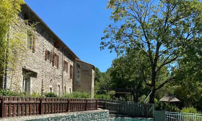 Rochessauve House | Gîte l'Ardèche en Bord de Rivière avec Cascade - Domaine au Ch'ti Ardéchois