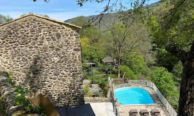 Rochessauve House | Gîte la Châtaigne en Bord de Rivière avec Cascade - Domaine au Ch'ti Ardéchois