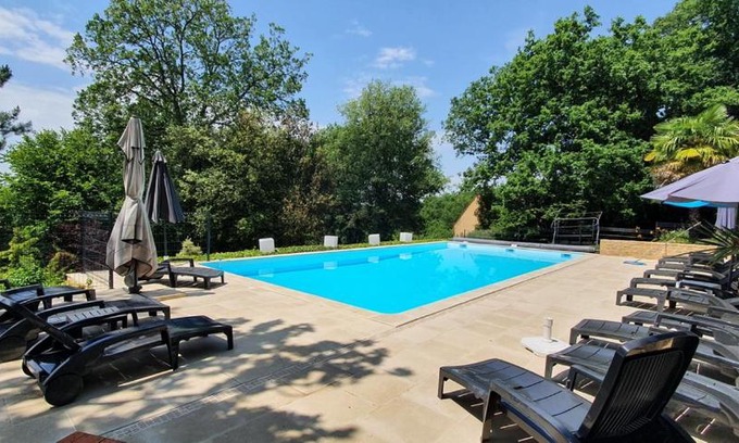 Simeyrols Bed & Breakfast | gîte le nieudegat chambre et table d'hôte piscine climatisation proche de Sarlat au coeur de la nature