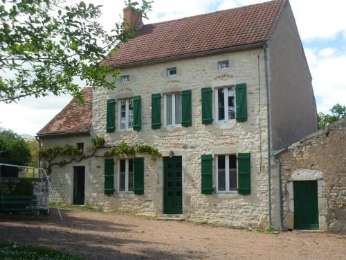 Ebreuil House | Gîte rural à Ébreuil, 4 pers., jardin, animaux admis - FR-1-489-19