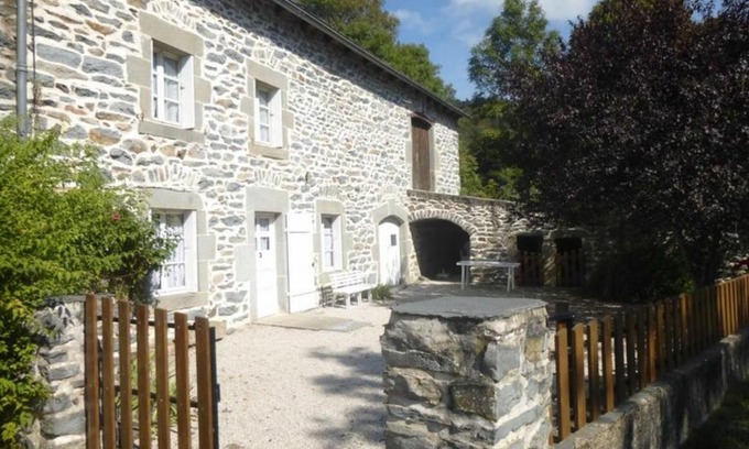 Saint-Hostien House | Gîte Saint-Hostien, 3 pièces, 5 personnes - FR-1-582-276