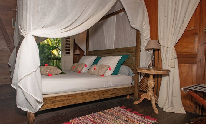 Marigot Bed & Breakfast | Gîtes Bougainvilliers in Habitation caféière Getz