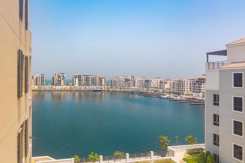 Dubai Apartment | Günstige Unterkunft mit Hafenblick in Port de La Mer