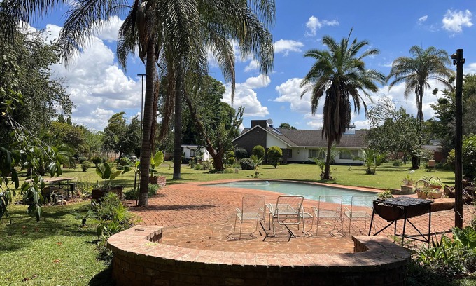 Greendale House | G & I House - Self Catering with 24/7 Security, On-site Assistant & Solar Backup