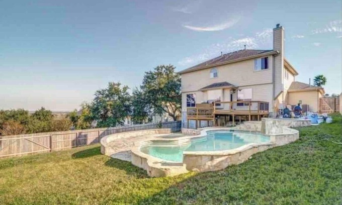 San Antonio House | G-L-A-M Home in Alamo Ranch