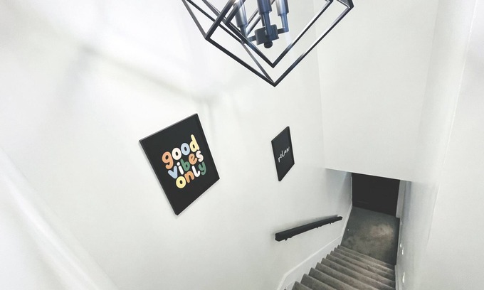 Queens House | “G Suite”- Newly renovated! 5 minutes to JFK!