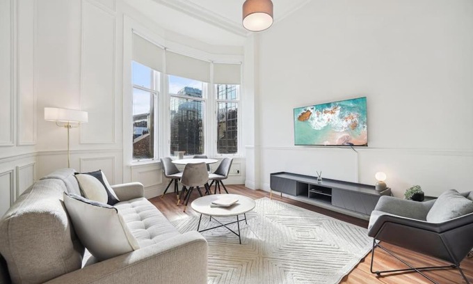 City Centre Glasgow Apartment | (G2) Central 1 Bed Blythswood Flat