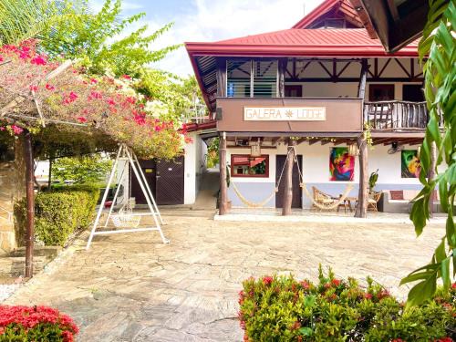 Puerto Galera Bed & Breakfast | Galera Lodge & Cafe