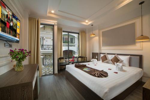 Hang Trong Hotel | Galliot Central Hotel