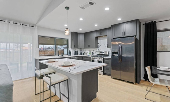 MLK Apartment | Game Room - Lux Spacious Home