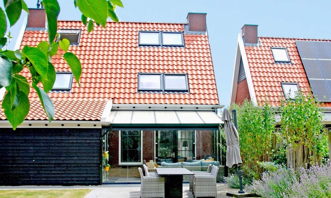 Colijnsplaat House | Ganuenta by Interhome