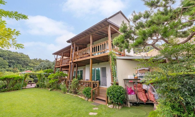 Oeseo House | Gapyeong Art Pension