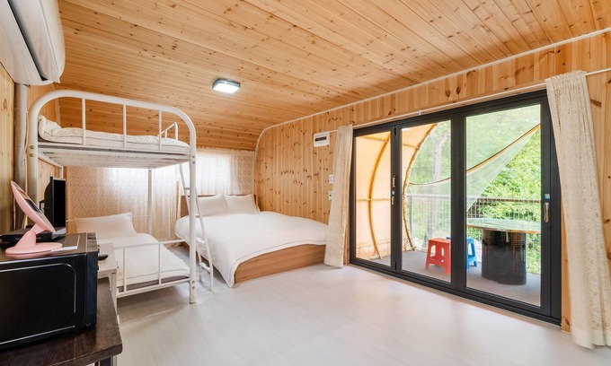 Oeseo House | Gapyeong Soopia Pension