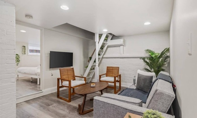Park View Apartment | Garden-Level 2-BR Apt in Historic Petworth Home