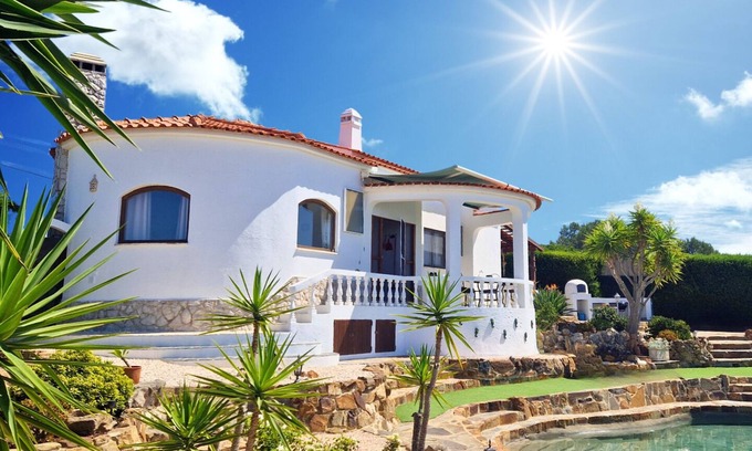 Aljezur House | Garden Oasis with Pool - 800m to Arrifana Beach - close to the Fishermen's Trail