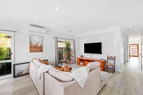 Officer Bed & Breakfast | Gardenia Serenity & Wellness Retreat