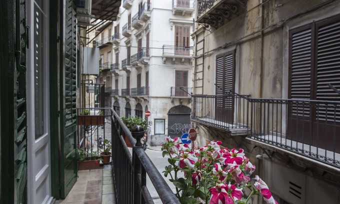 Kalsa Apartment | Garraffello House in the heart of wonderful Palermo