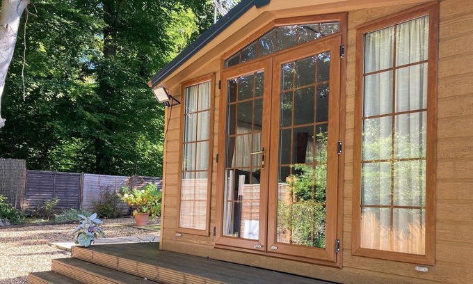 Brandon Cabin | GATE LODGE RETREAT with Thetford Forest on your doorstep.