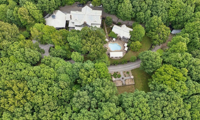 Kingston Springs House | Gated Estate w/Pool, Spa, Game Room & Gym + Near Golf Club | La Pearla Ranch