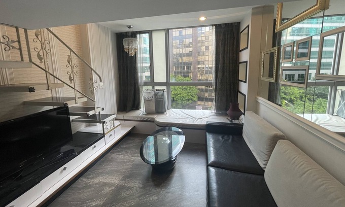 Xinyi Apartment | Gatsby apt|Taipei 101|Hanging garden |night market|MRT|Gym with Pool