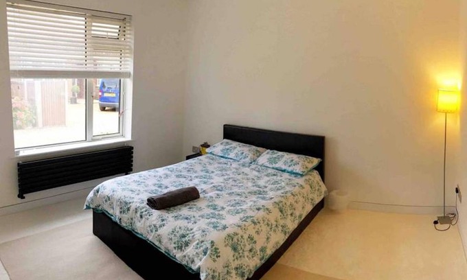 King's Lynn Cabin | Private room ∙ 1 bedroom ∙ 3 guests