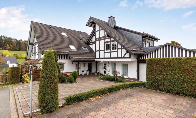 Eslohe Apartment | Gemütliche Ferienwohnung am Waldrand