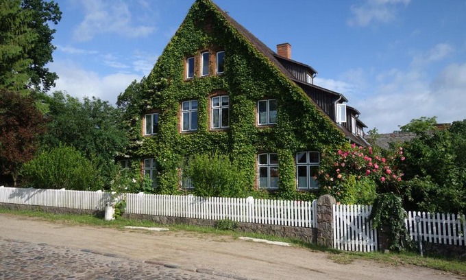 Sterley Apartment | Gemütliche Premium Öko Ferienwohnung in Resthof, super ausgestattet, keine Handwerker und Monteure