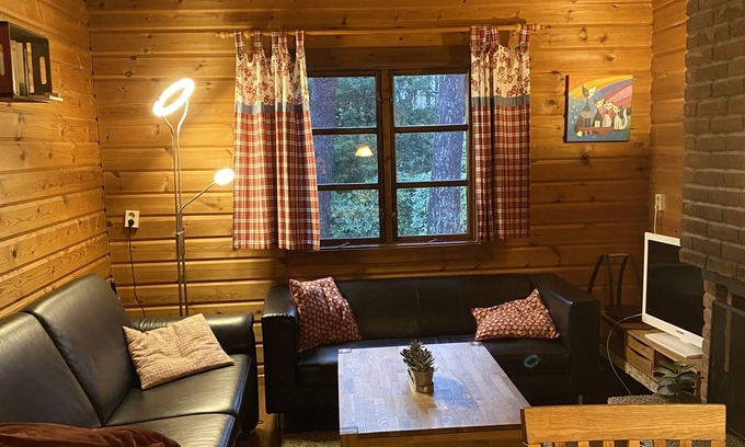 Haren Cabin | Gemütliches Block Holzhaus in Ruhiger Lage mit Kamin