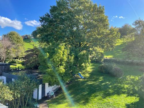 Hattingen Apartment | Gemütliches Studio in ruhiger Lage mit Klimaanlage, Netflix und Parkplatz