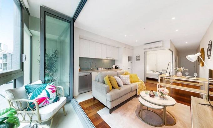South Yarra Apartment | Gem in the heart of South Yarra