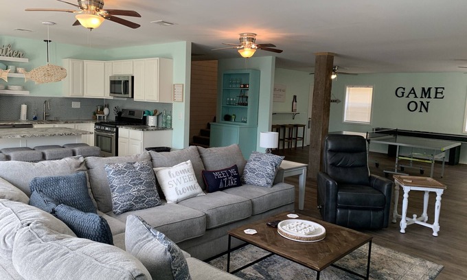 Pettit House | Gem on Lake Tenkiller with open floor plan and game room for kids/adults.