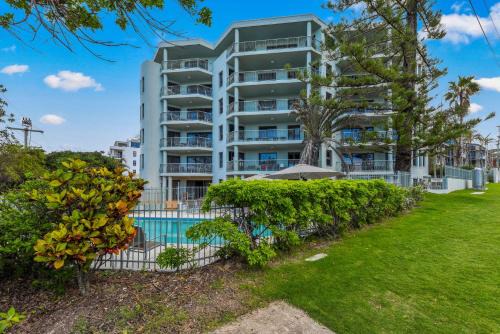 Kings Beach Apartment | Gena Apartments Unit 13 Kings Beach QLD