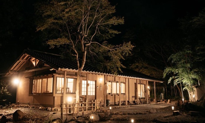 Shibukawa Cottage | Genpu-an" Inn with stream and forest Private tent sauna/drum bath/BBQ/hearth/home theater