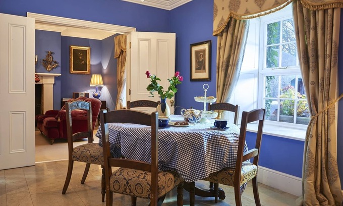 Headford House | Georgian Galway Carriagehouse - Overlooking Palladian Fountain in Country Est