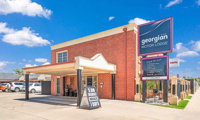 Echuca Hotel | Georgian Motor Lodge
