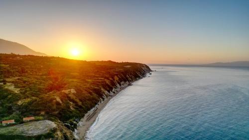 Kaligata House | Georgios Seaview Cottage