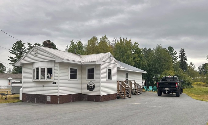 Jackman Cottage | Get away from the city life and go get some fresh air in the real country