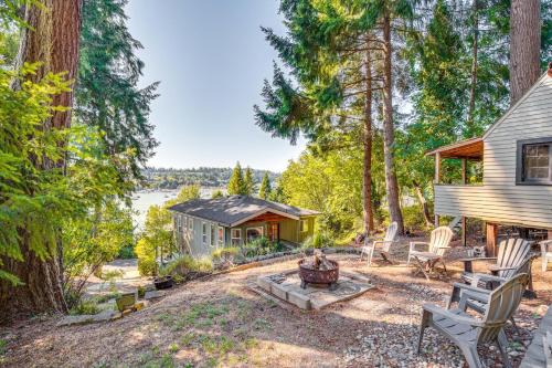 Gig Harbor House | Gig Harbor Home Large Deck, Outdoor Dining Area