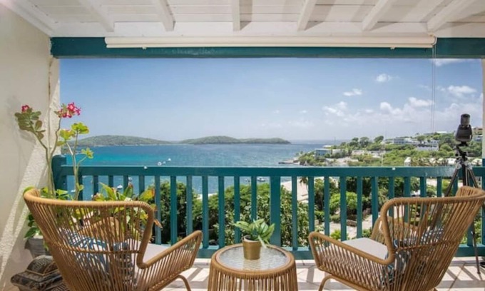 Nazareth Apartment | Gigi's Luxury Beach Hideaway- 3 BDRM- Cowpet Bay West- East End- Pool & Beachn