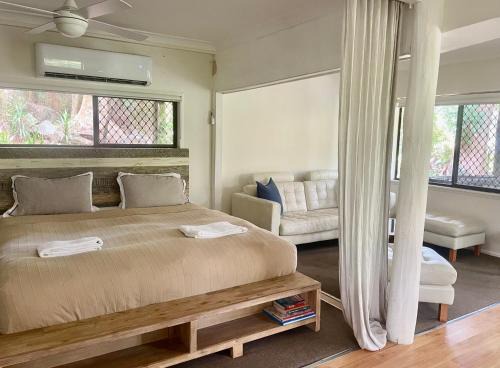 Eagle Heights Apartment | Gin's Rainforest stay -pet friendly